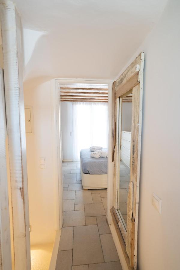 Blue, White And Grey Suites 오르노스 외부 사진