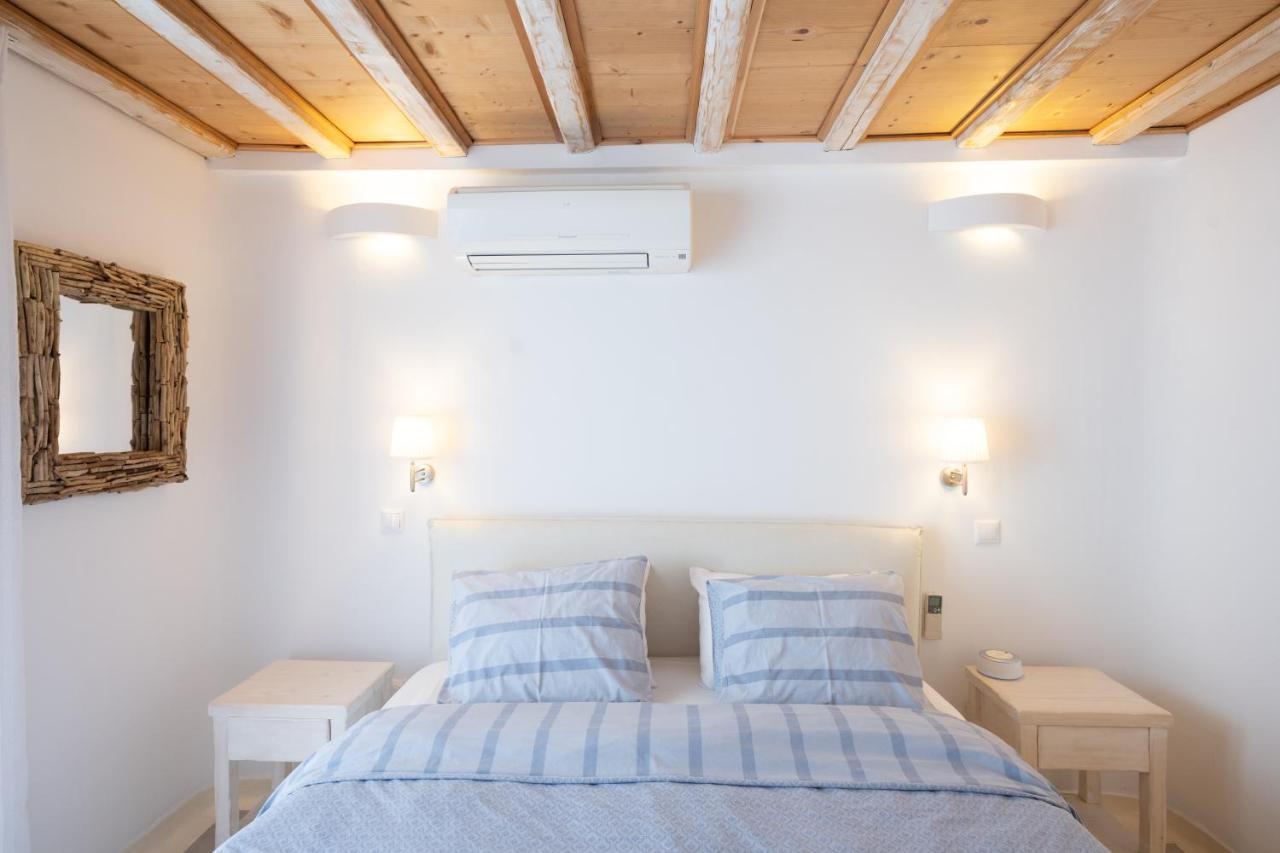 Blue, White And Grey Suites 오르노스 외부 사진