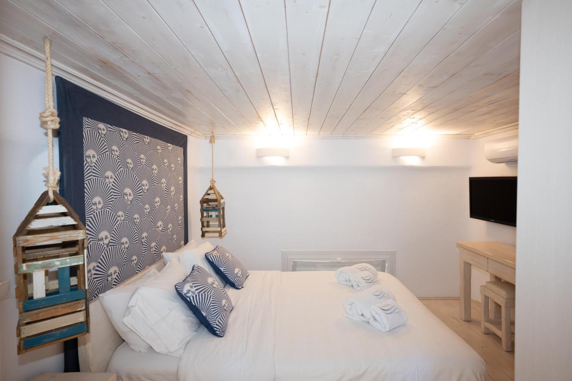 Blue, White And Grey Suites 오르노스 외부 사진